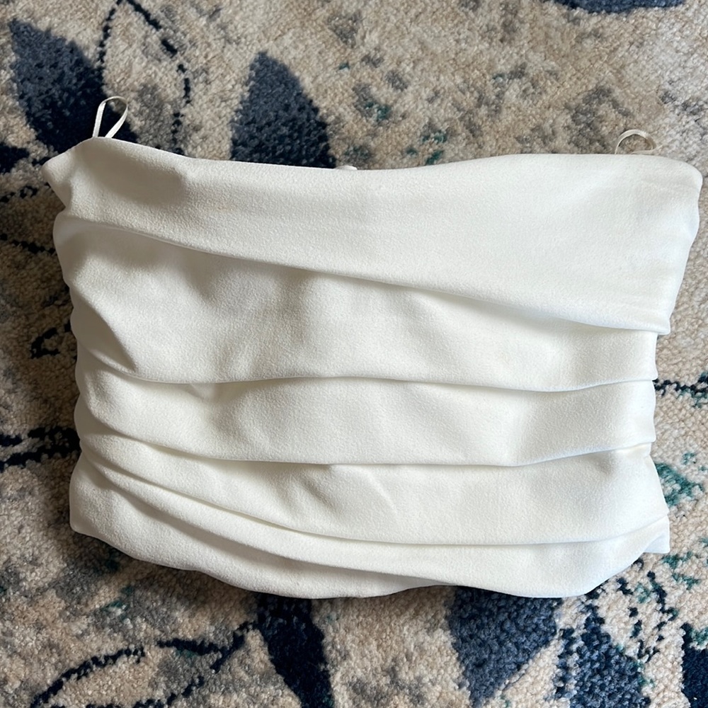 Zara size medium top, thicker material, brand new